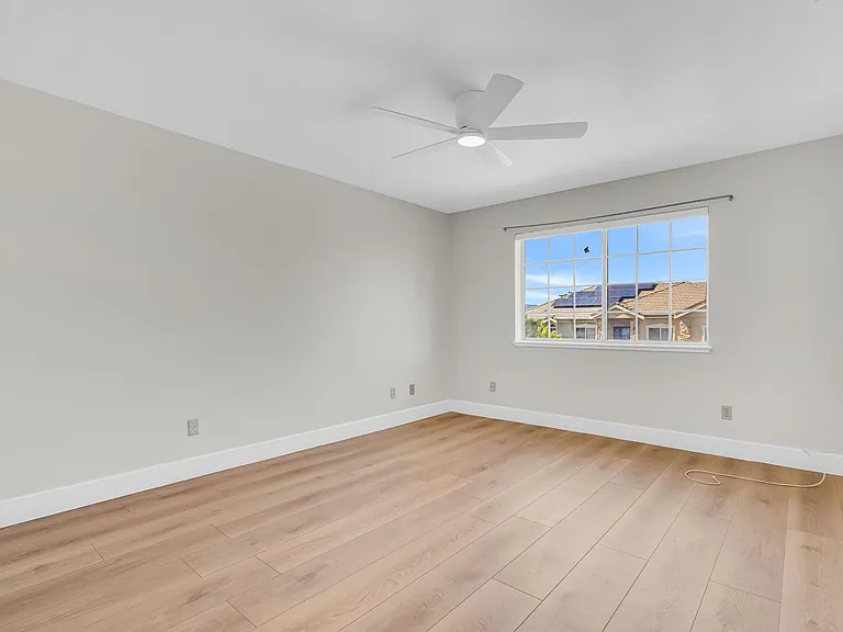 5650 Edgeview Dr — Photo 36