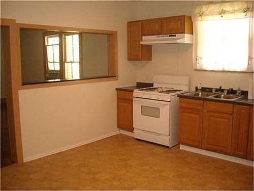 4th image of 5318 Avenue Q 1/2