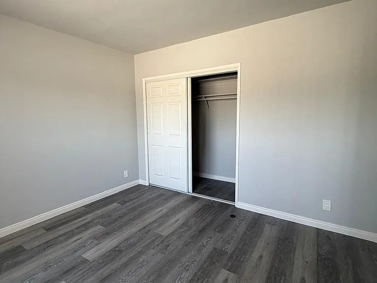 5738 Whitsett Ave. — Photo 7