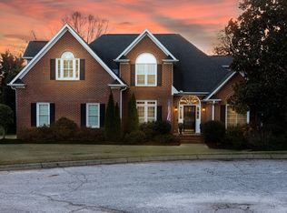 7 Sundew Ct, Greenville, SC 29615