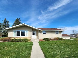 1210 Bittersweet Ln, Howards Grove, WI 53083