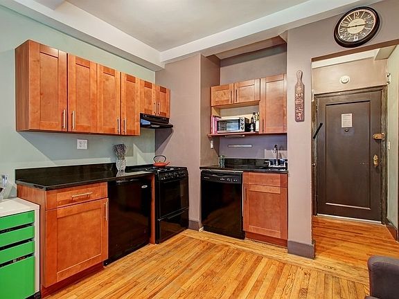 4th image of 11 Waverly Pl APT 2B