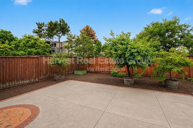 1991 Gresham Dr — Photo 17