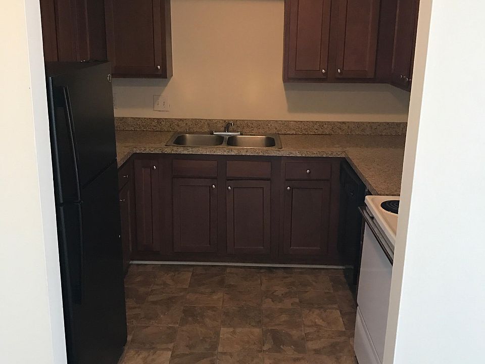 2nd image of 2035 Cummins Ct