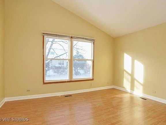 4th image of 102 Yardley Ln
