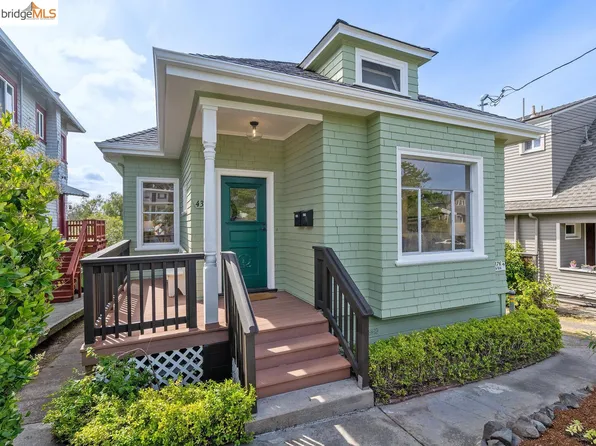 4374 Montgomery St, Oakland, CA 94611