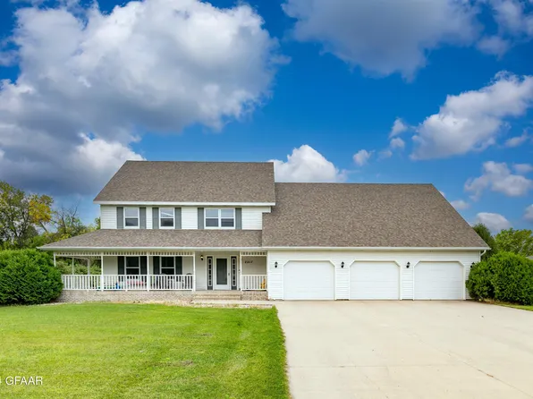 2217 6th Ave NW, East Grand Forks, MN 56721