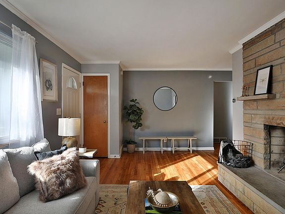 5th image of 4946 Fuller Dr