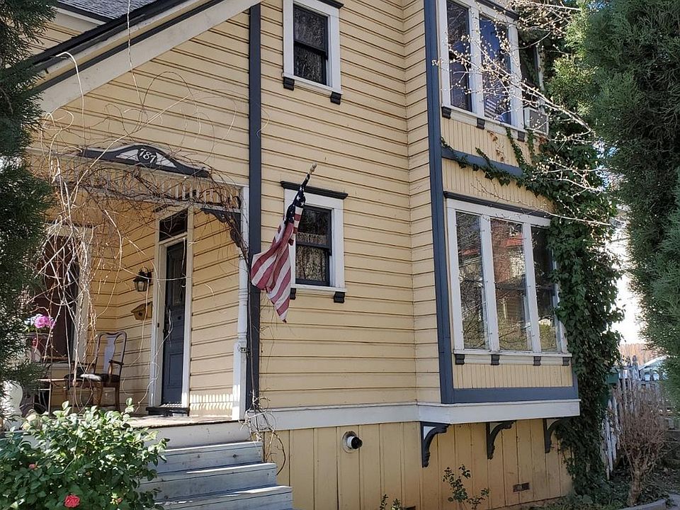2nd image of 787 Spring St