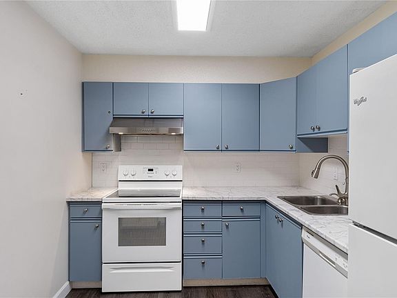 4th image of 6711 Dover Rd #130