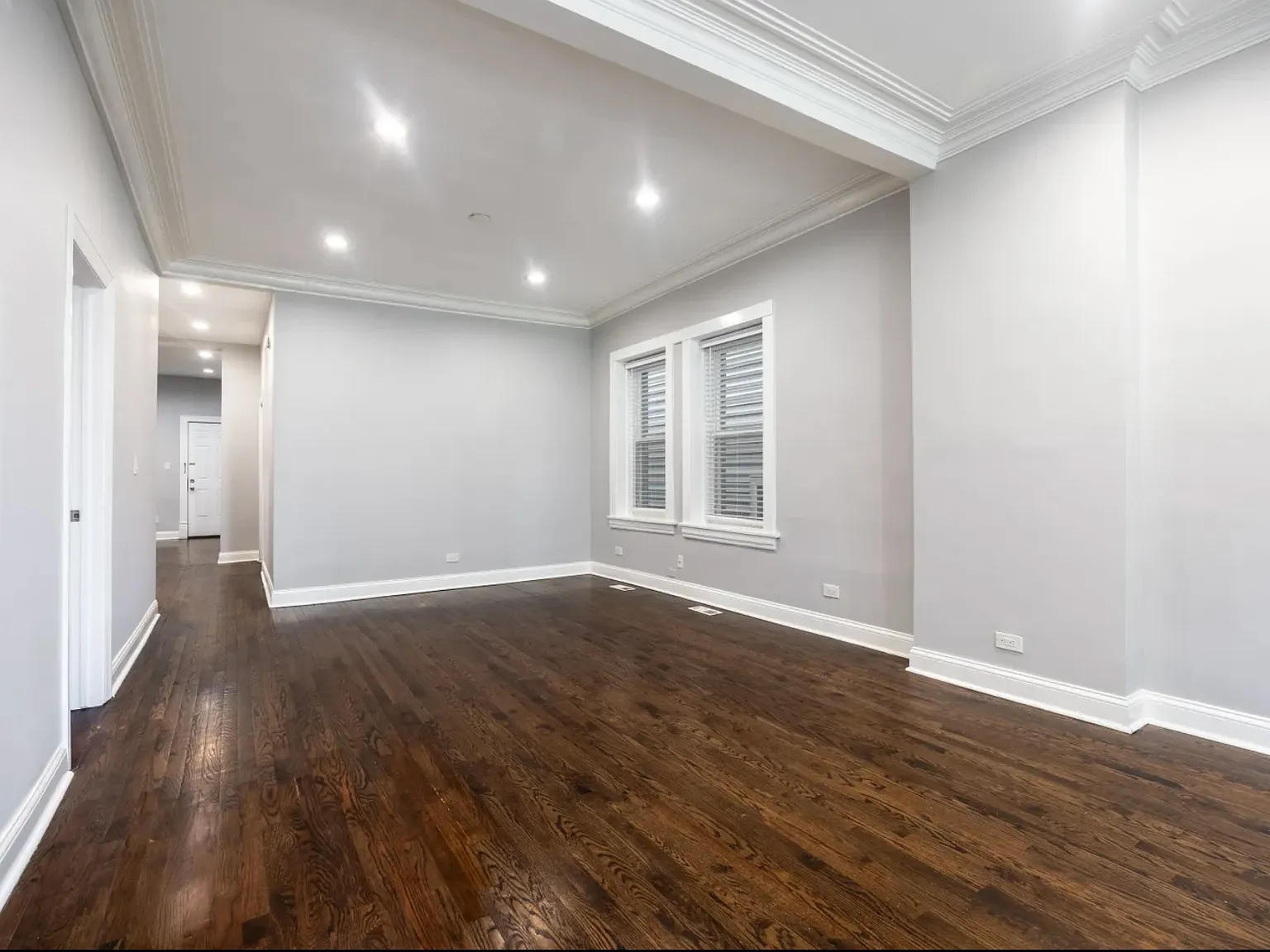 3 bed, 1100 sqft, $3,295 — Photo 4