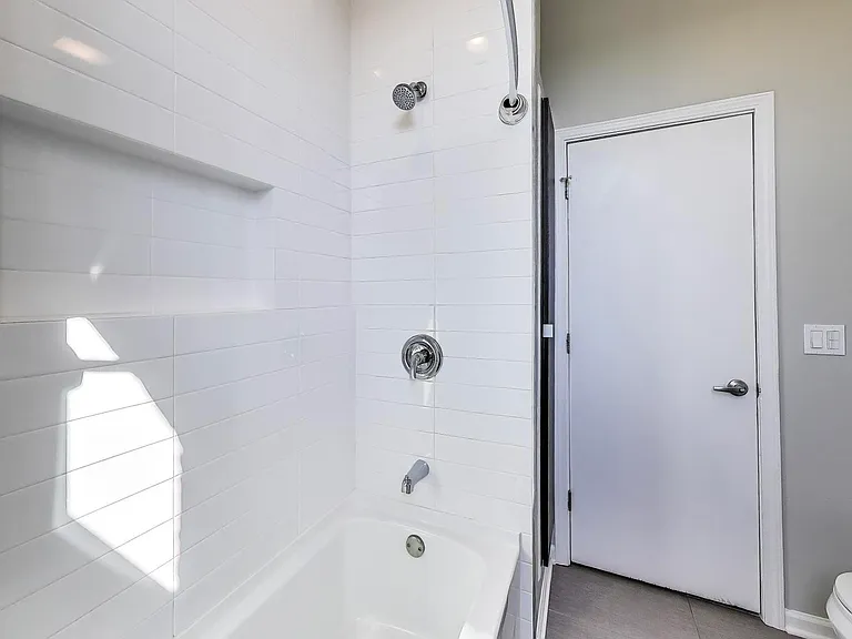 2733 N Mozart St #3 — Photo 17