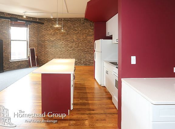 5th image of 1572 N Milwaukee Ave #Two