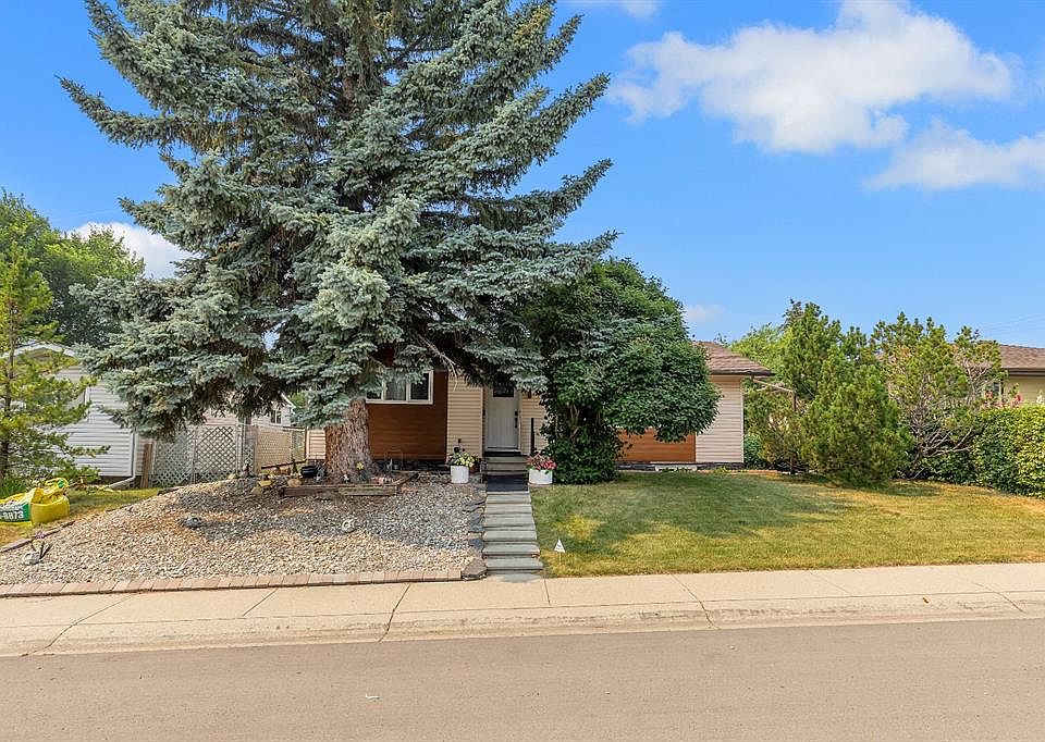 1st image of 8031 E Huntwick Hl NE