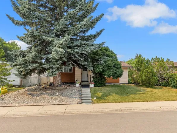 8031 E Huntwick Hl NE, Calgary, AB T2K 4G9