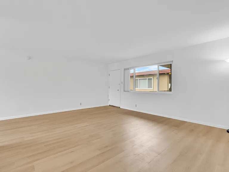 5823 Alameda Ave #D — Photo 5