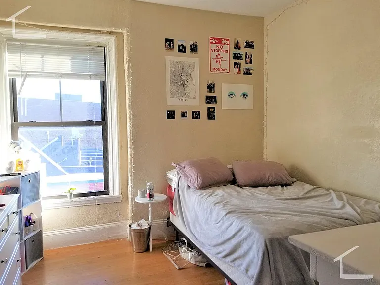 92 Hammond St #8 — Photo 5