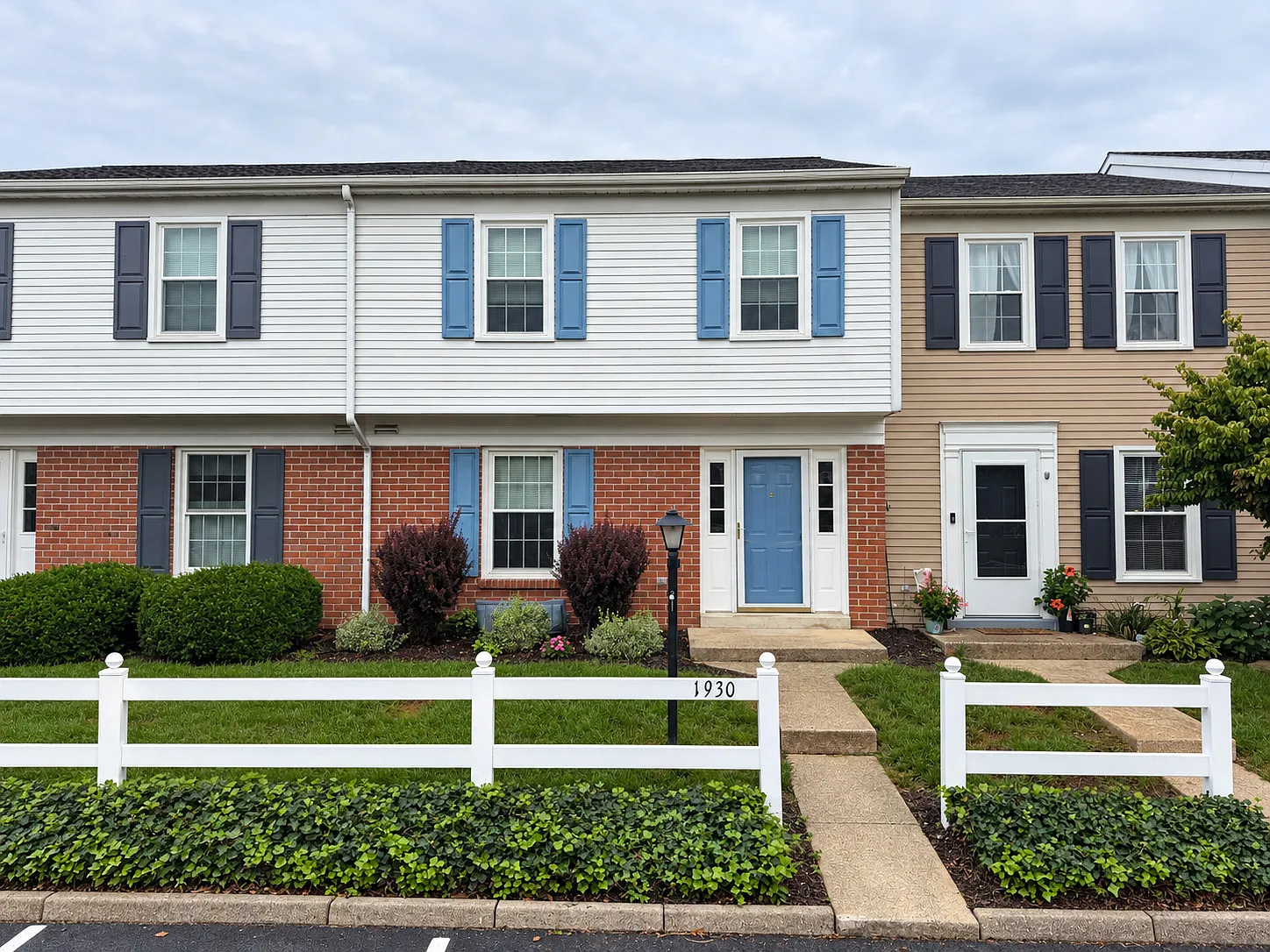 3 bed, 2.5 bath, 1360 sqft, $1,695 — Photo 1