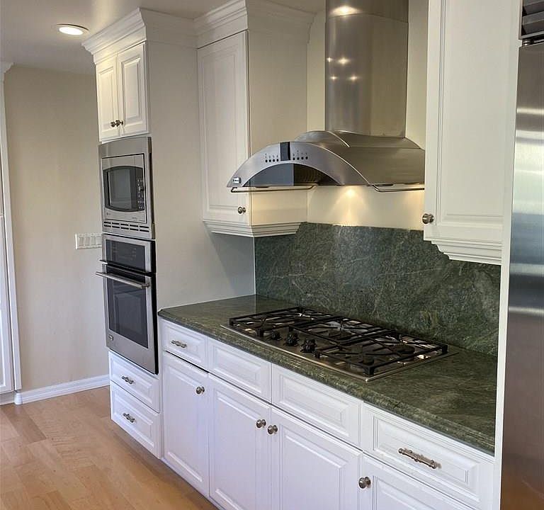 1st image of 6408 La Jolla Scenic Dr S