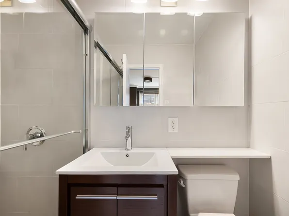 305 East 24th Street image 4 of 7