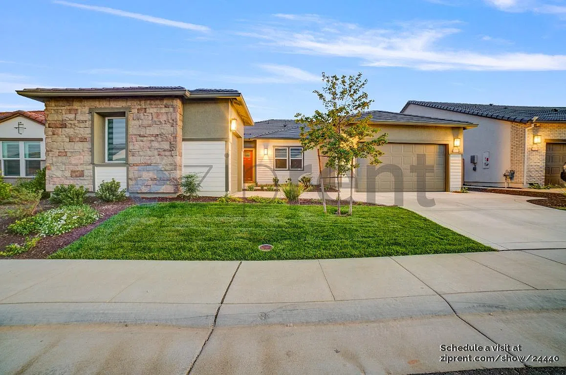 3 bed, 2.5 bath, 1800 sqft, $2,964 — Photo 1