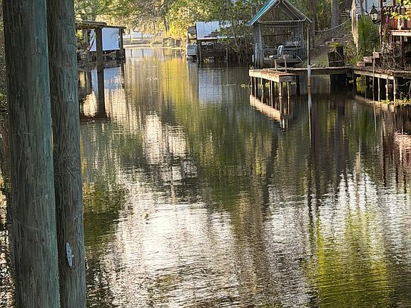 2nd image of 108 CREEKSIDE Road