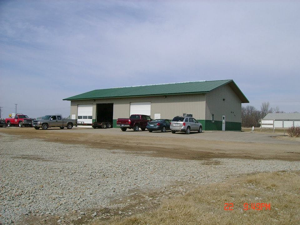 2nd image of 1400 5th St SE