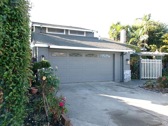 3rd image of 430 Larkin Drive