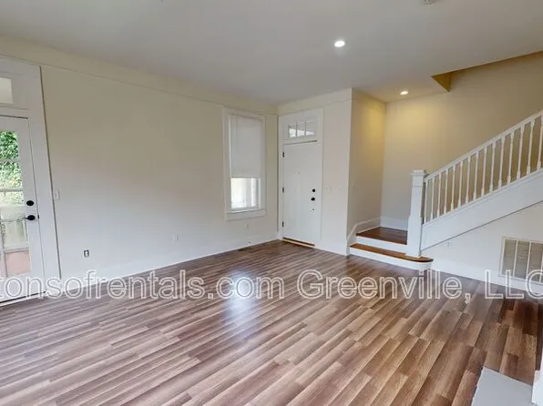 326 S Spring St, Spartanburg, SC 29306