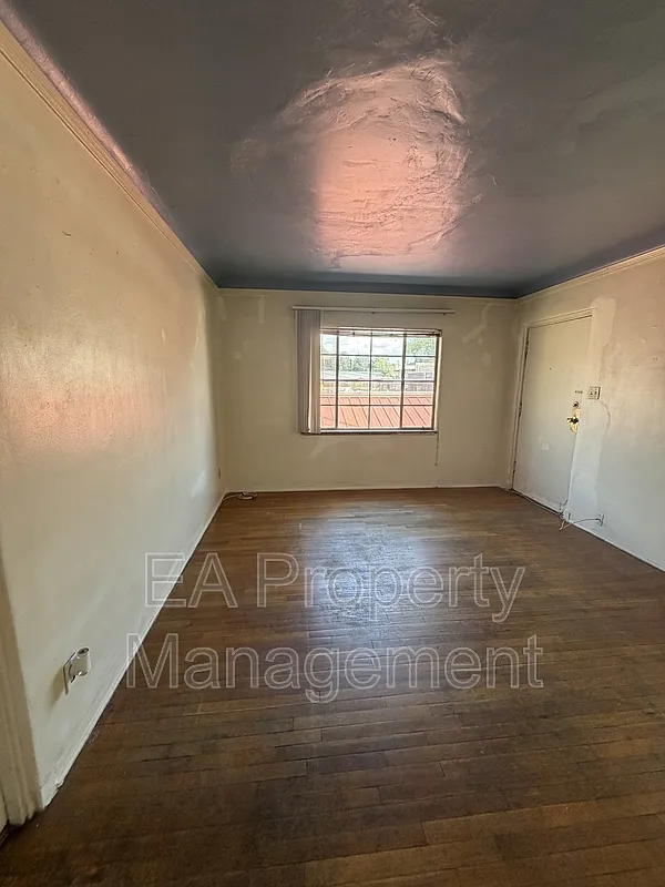 1 bed, 1.0 bath, $900 — Photo 3