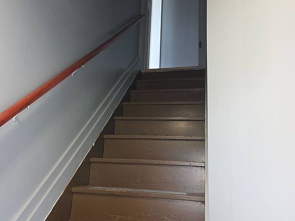 3rd image of 259 Eastwood St APT 3