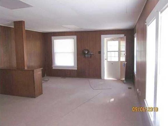3rd image of 1737 S Market St