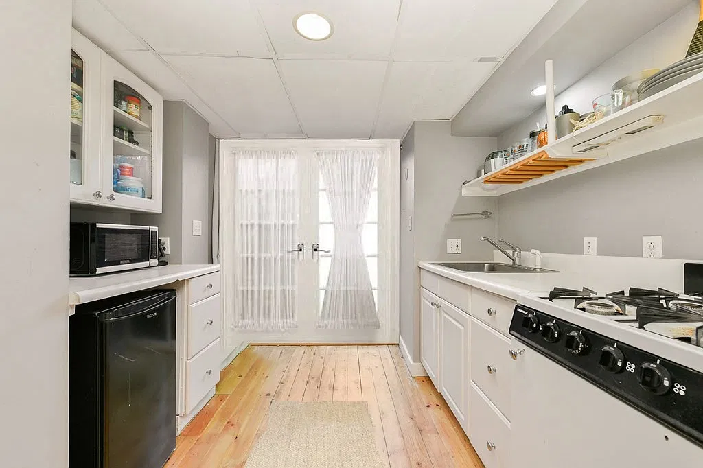 Studio, 9999 sqft, $2,500 — Photo 3