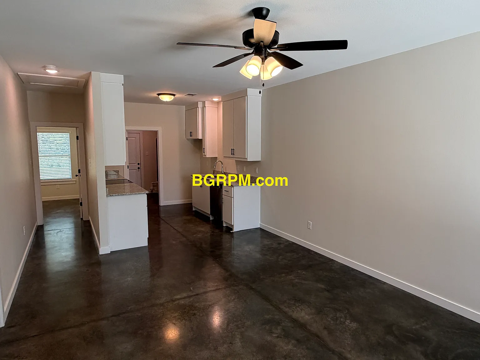3 bed, 1100 sqft, $1,295 — Photo 3