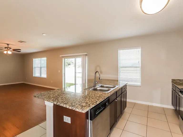 4011 Bramblewood Loop — Photo 7