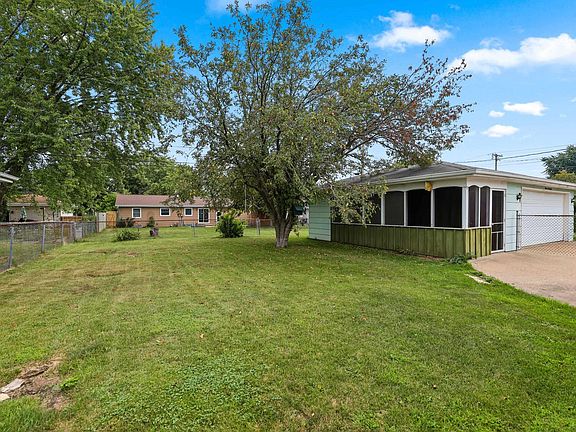 4th image of 1146 Honeysuckle Ln