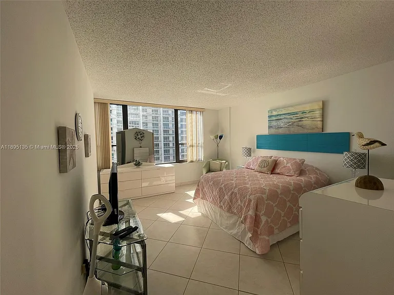 3505 S Ocean Dr #917 — Photo 6