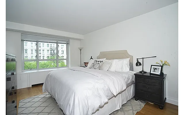 Rented by Douglas Elliman | media 19