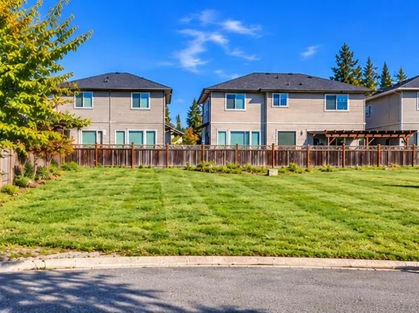 20405 Hartnell Ave, Maple Ridge, BC V2X 2Z5