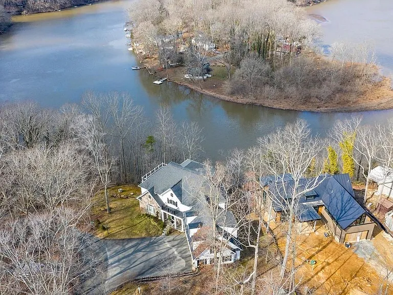 8100 Longtree Rd — Photo 5