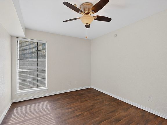 4th image of 4917 Belmont Ave