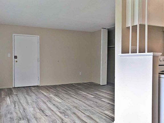 5th image of 310 Fuller Ave #5