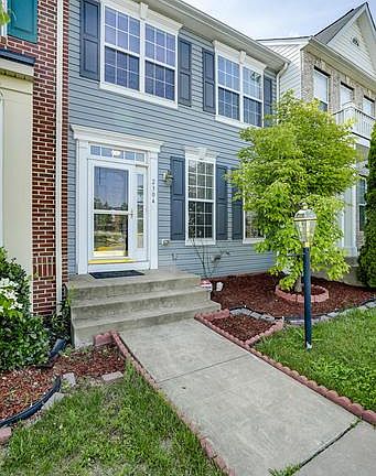 2nd image of 2304 Battery Hill Cir