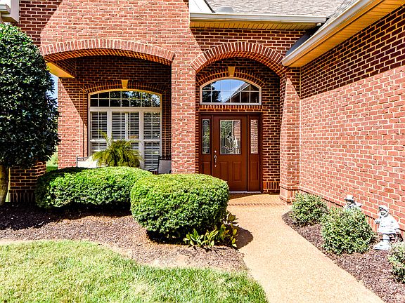 2nd image of 203 Savannah Park Dr