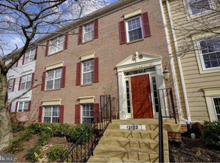 12102 Green Leaf Ct APT 202, Fairfax, VA 22033