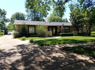 8 Cool Meadows Dr, Ballwin, MO
