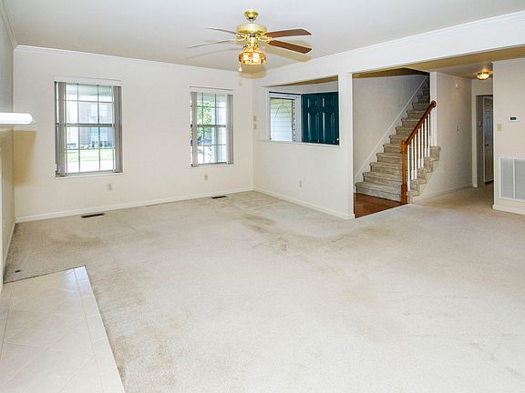 2nd image of 10053 Highgate Cir