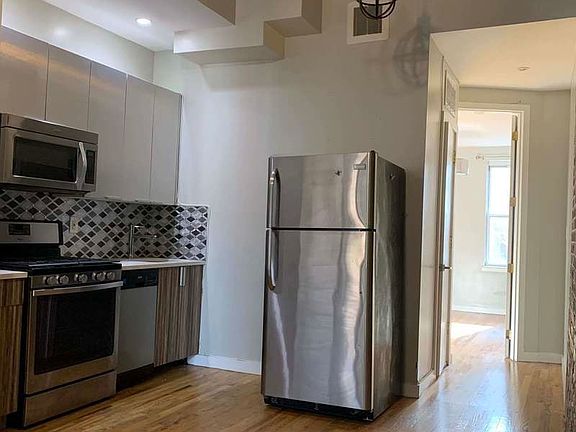 3rd image of 518 Grand St APT 3