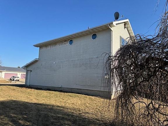 3rd image of 115 Heather Ln