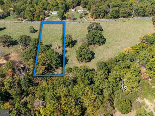 4 Egypt Bend Rd, Luray, VA 22835